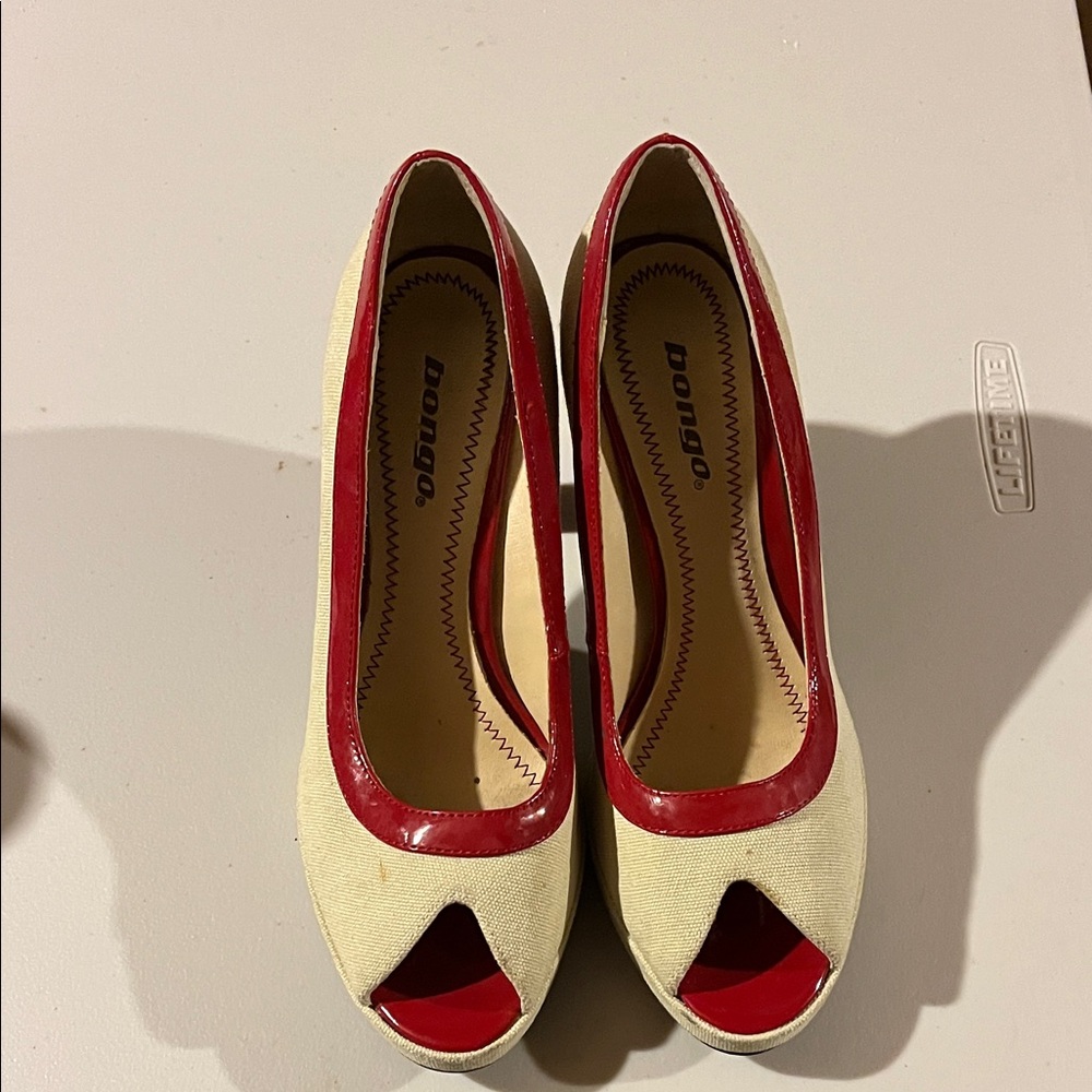 BONGO Red and Cream Peep Toe Heels